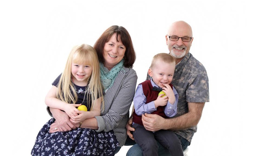 Image 4: Family Photoshoot With Prints £19