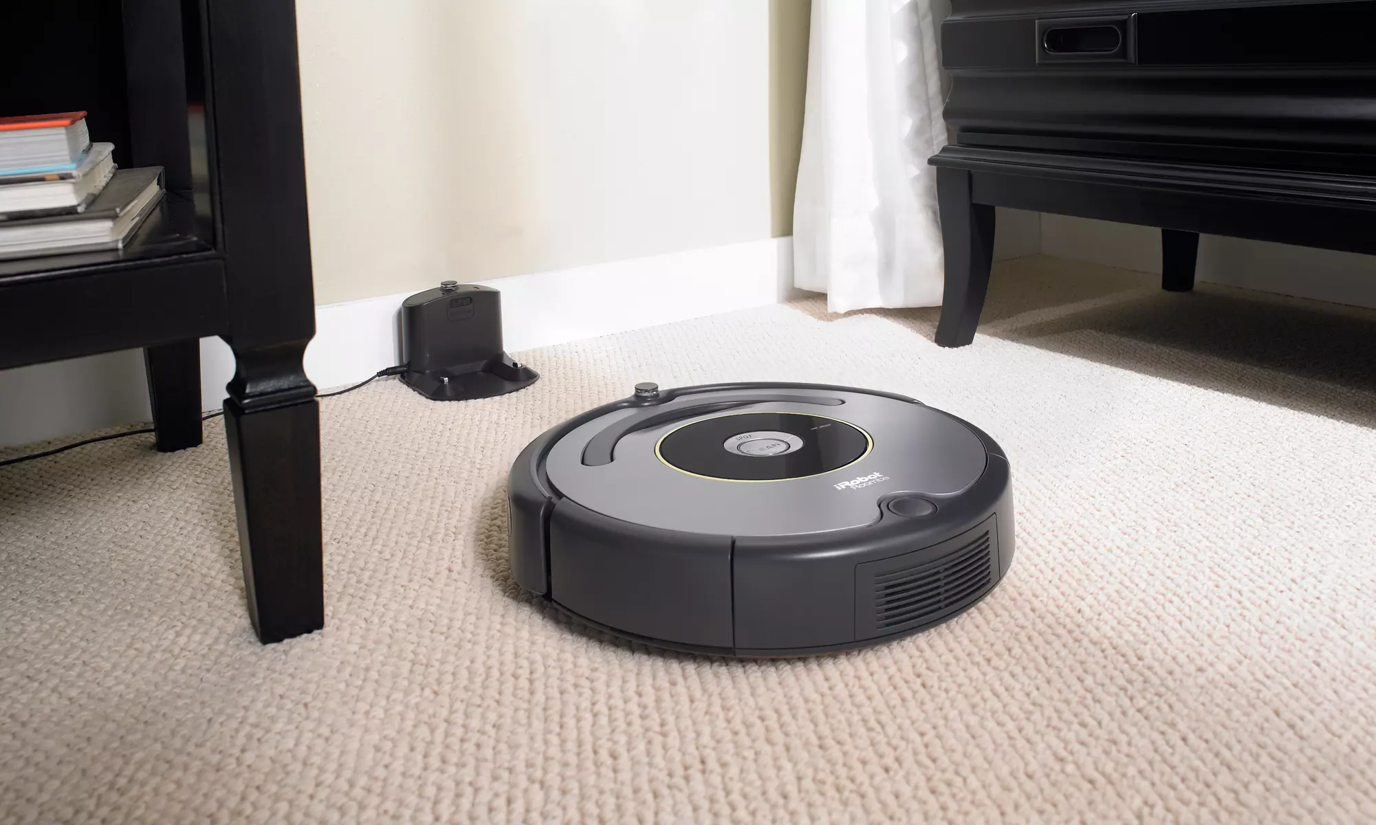 iRobot Roomba 650 Series Robotic Vacuum Cleaner (Manufacturer Refurbished)  - Second Medium
