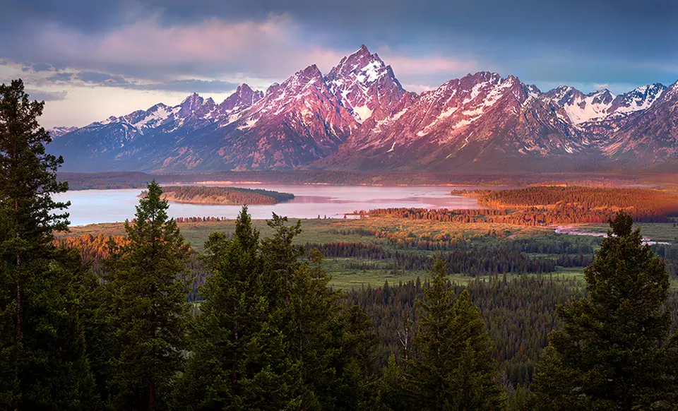 Stay at Jackson Lake Lodge in Moran, WY. Dates Available into October. - Primary Image