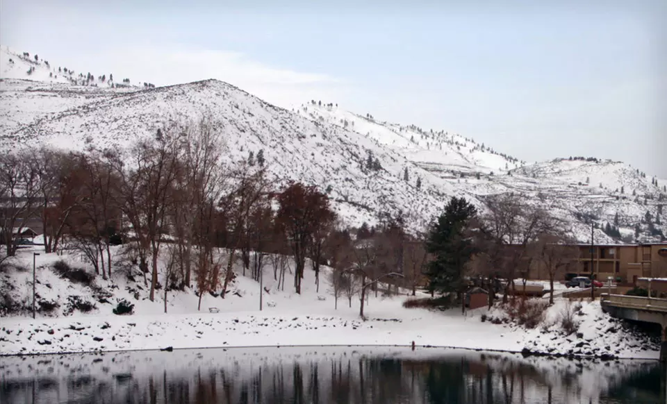 Two-Night Stay at Lakeview Hotel in Chelan, WA - Primary Image