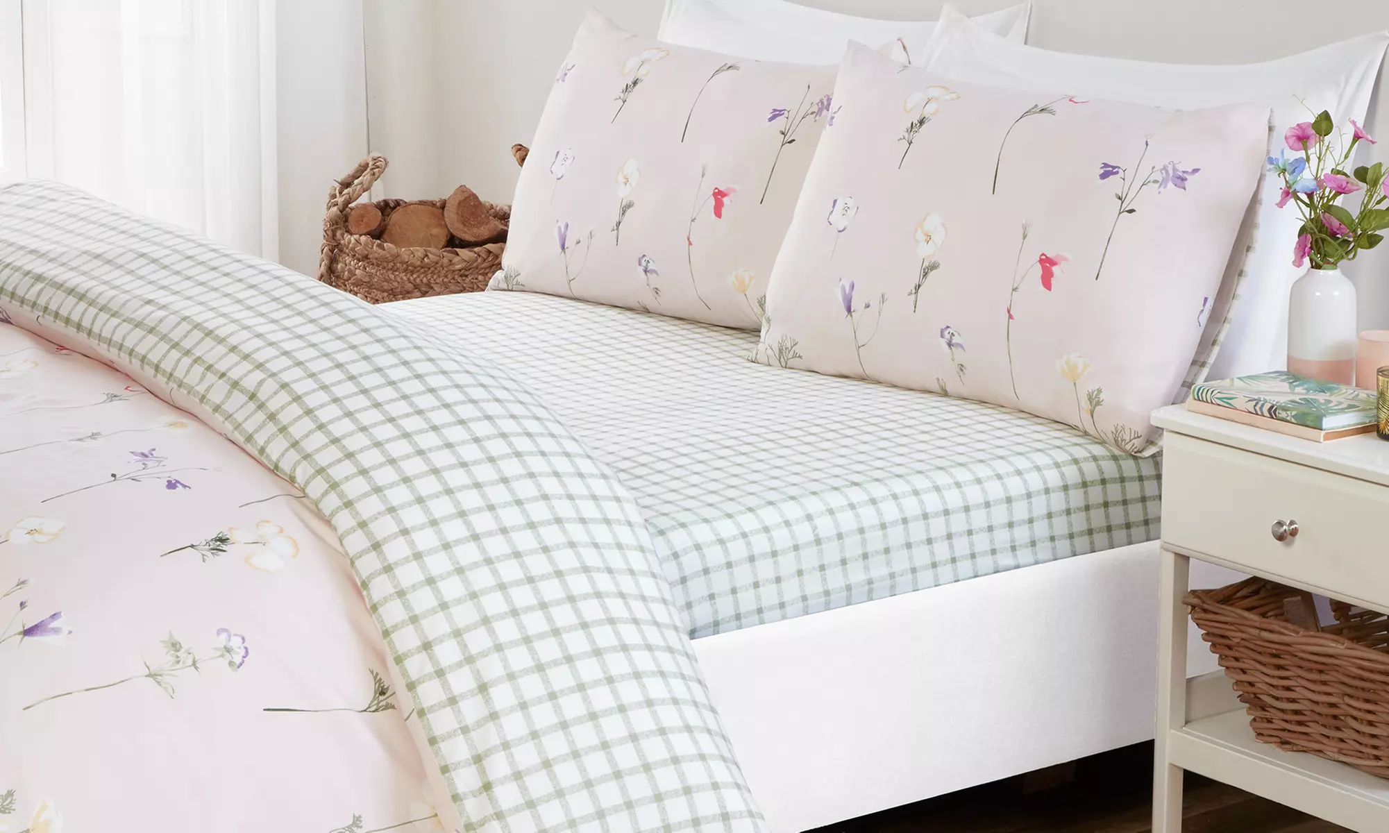 Complete Duvet Sets with Fitted Sheets