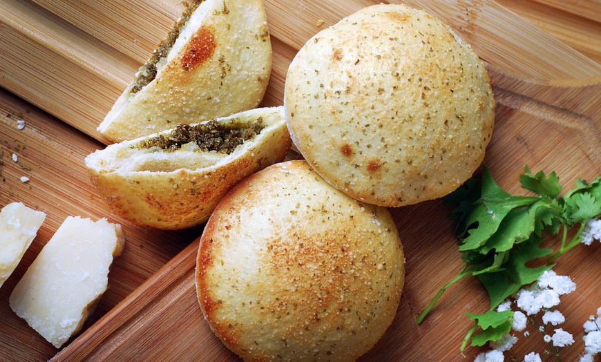 Image 7: Freshly Baked Emirati Goodies