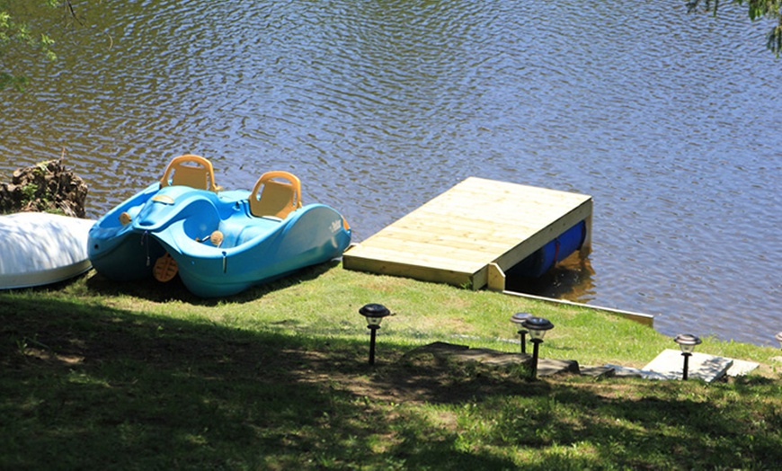 Image 5: Chalet by The Water