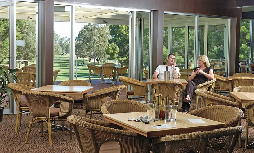 Image 6: Renmark: Resort Stay with Golf