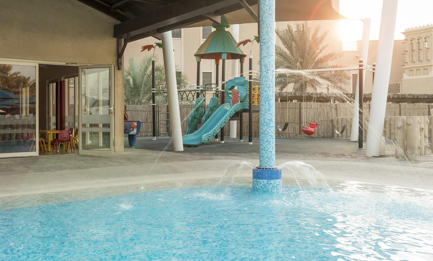 Image 4: Sharjah: 1- or 2-Night 4* Beach Break with Breakfast