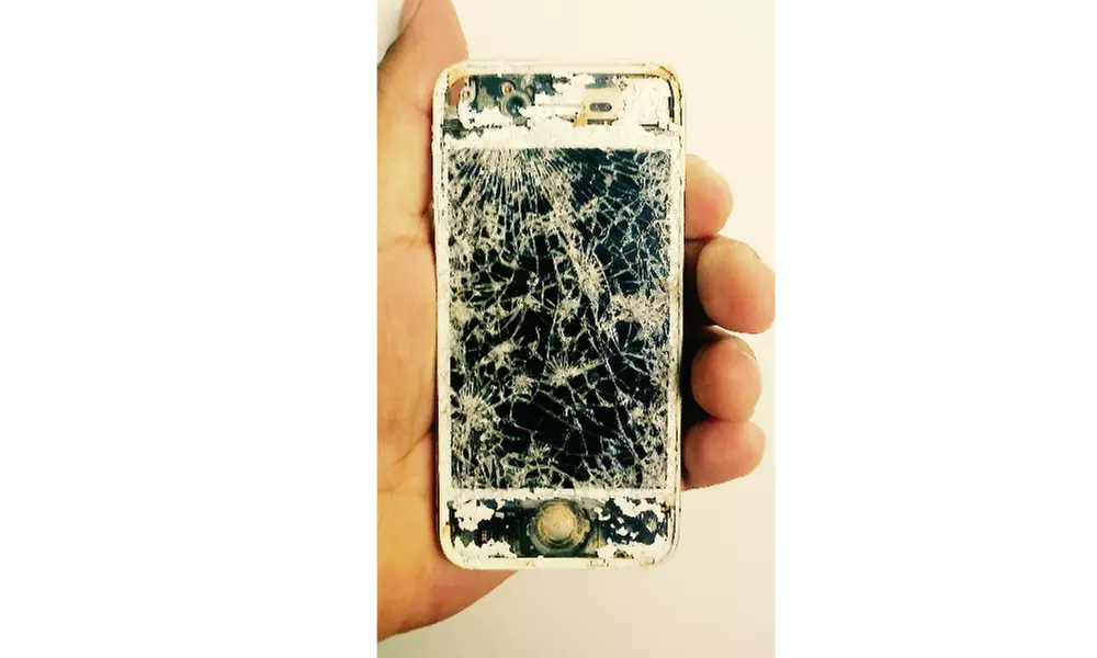 Up to 52% Off Repair at Cellphone and Computer Quantum repairs - Primary Image