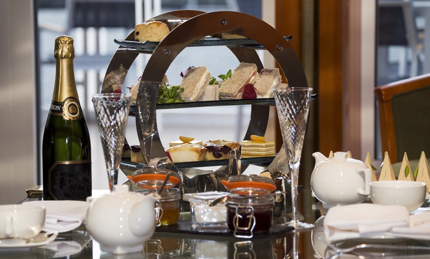 Image 3: Spa Package With Afternoon Tea