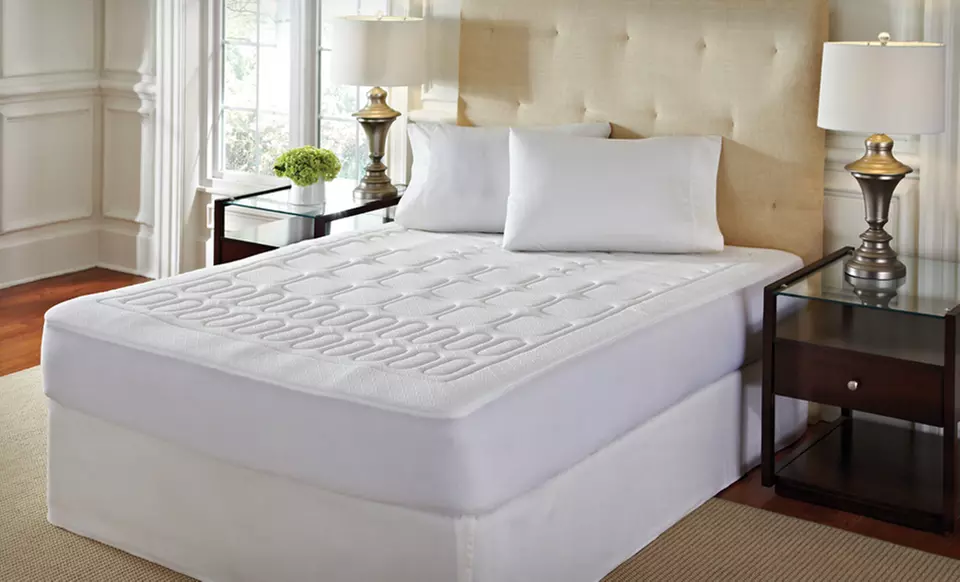 kathy ireland Resort 4-Zone Memory-Foam Mattress Pad in Queen, King, or California King (Up to 65% Off). Free Shipping. - Primary Image
