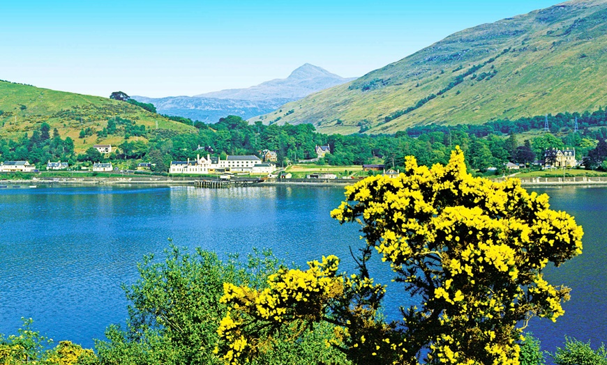 Image 4: Loch Long Hotel in the Arrochar Alps