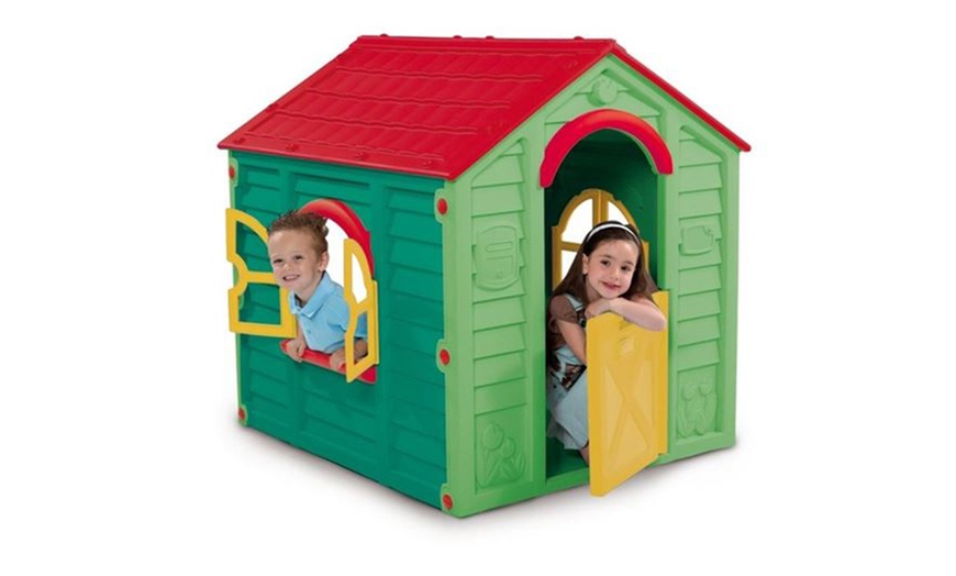 Plastic store playhouse makro