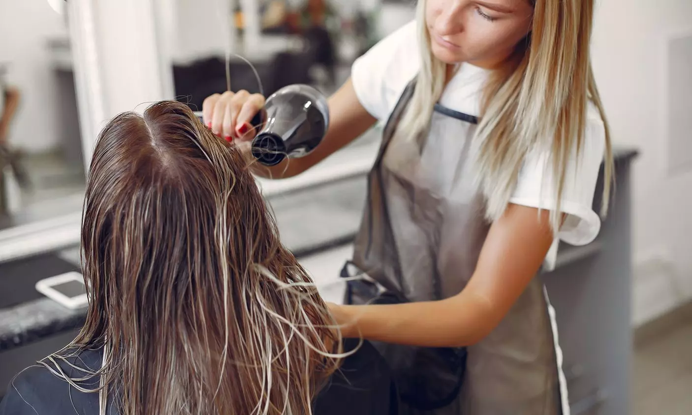 Sesión de peluquería con lavado, corte, secado y opción a extras