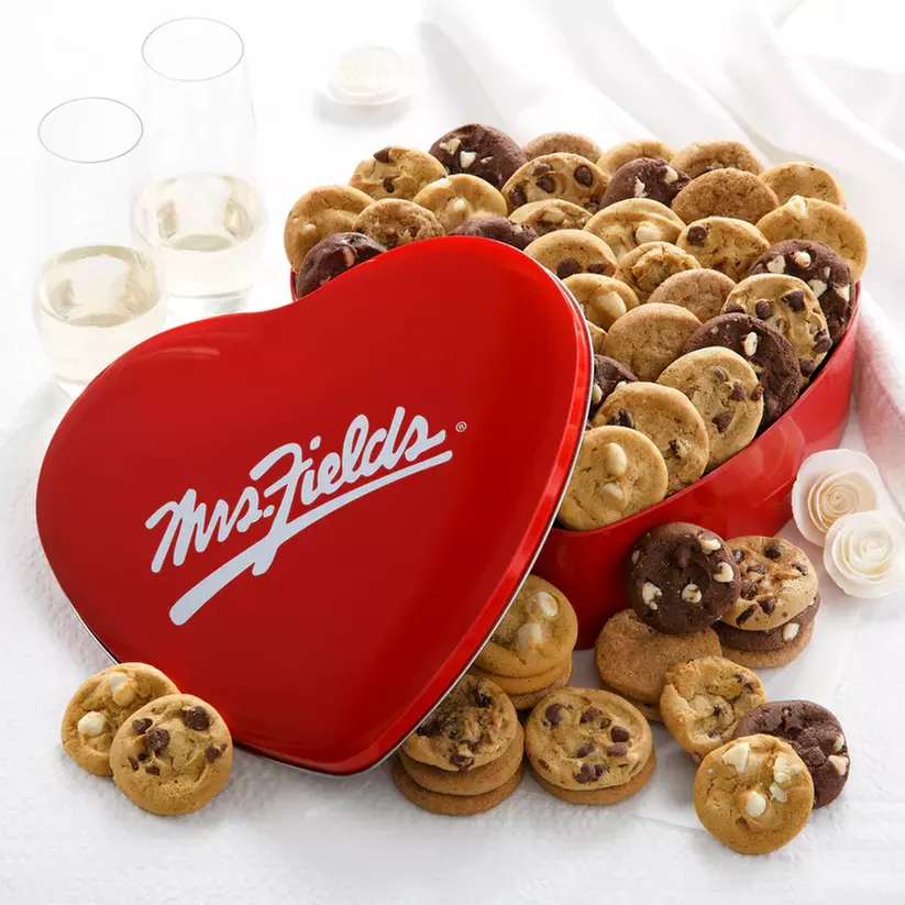 Enjoy Sweet Treats with Cookie Sandwiches and Drinks