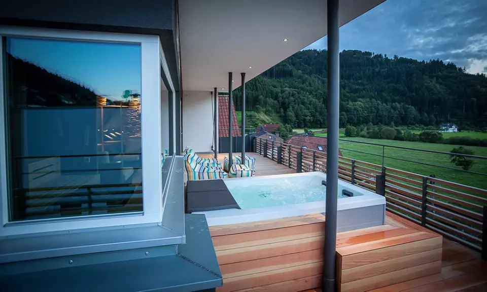 Schwarzwald: 3, 4 oder 6 Tage für Zwei inkl. Frühstück, 1x Candle Light Dinner und LOFT Spa-Nutzung im Kirnbacher Hof - Primary Image