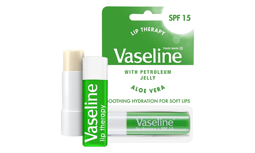 Image 5: Vaseline Aloe Vera Trio