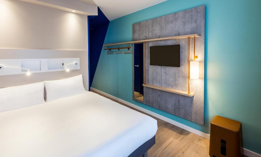 Image 16: Amsterdam: Double or Triple Room, Optional Breakfast