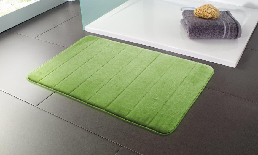 Image 4: Scented Bathroom Mat