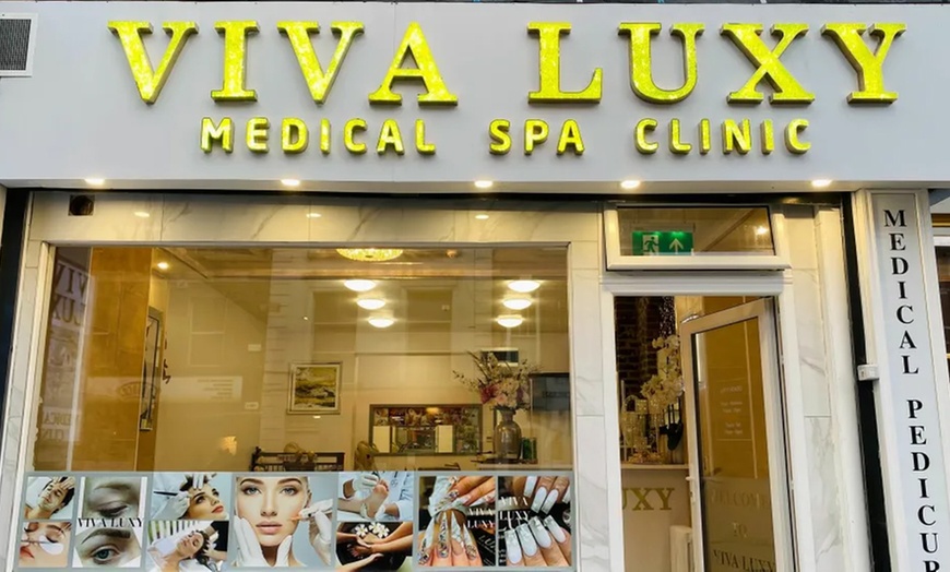 Image 2: Shellac Manicure at The Viva Luxy Clinic