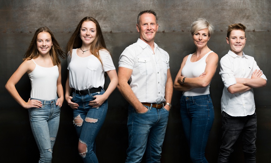 Image 7: Family Photoshoot with Framed Image
