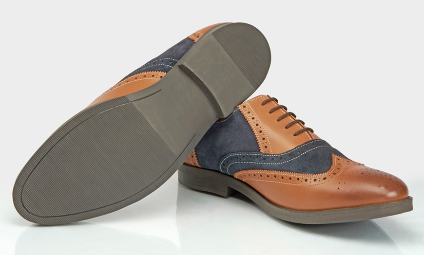 Image 2: Men's Leather Two-Tone Brogues