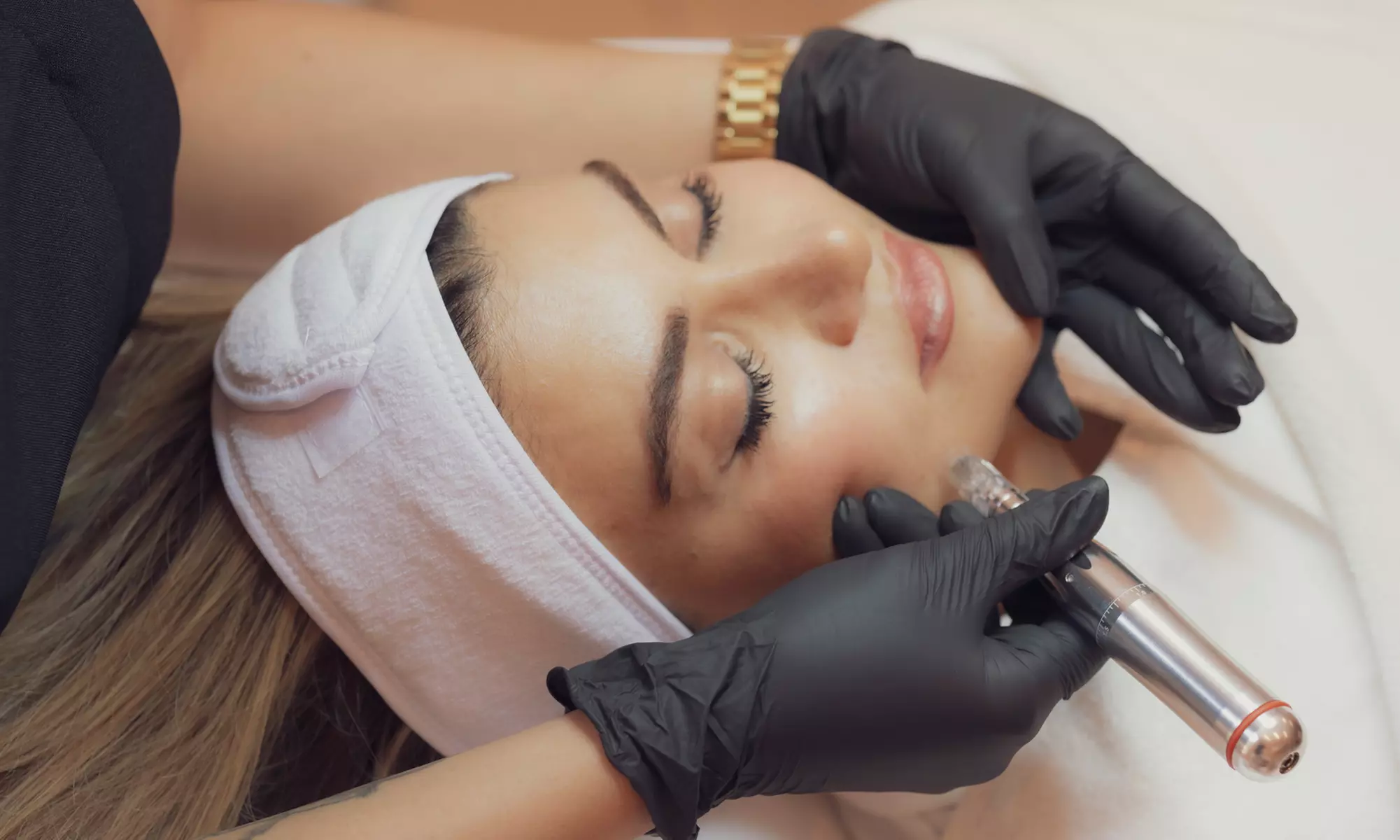 Gönn dir 55 Min. Luxus für deine Haut: 1x oder 2x klassische Gesichtsbehandlung für 1 Person (bis zu 36% sparen) - Primary Image