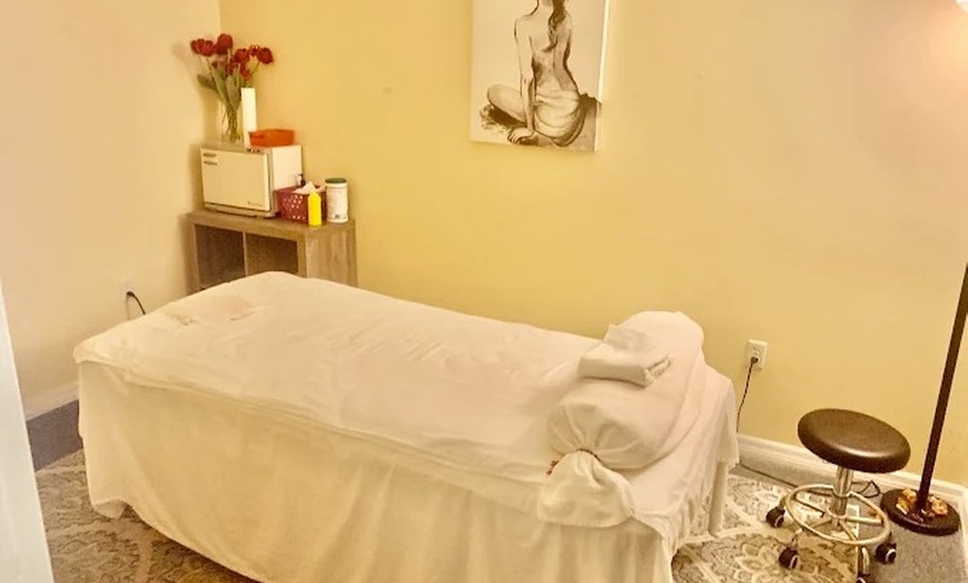 Image 6: Hot Stone Deep Tissue/Swedish Massage- Relaxation, Pain Relief & More
