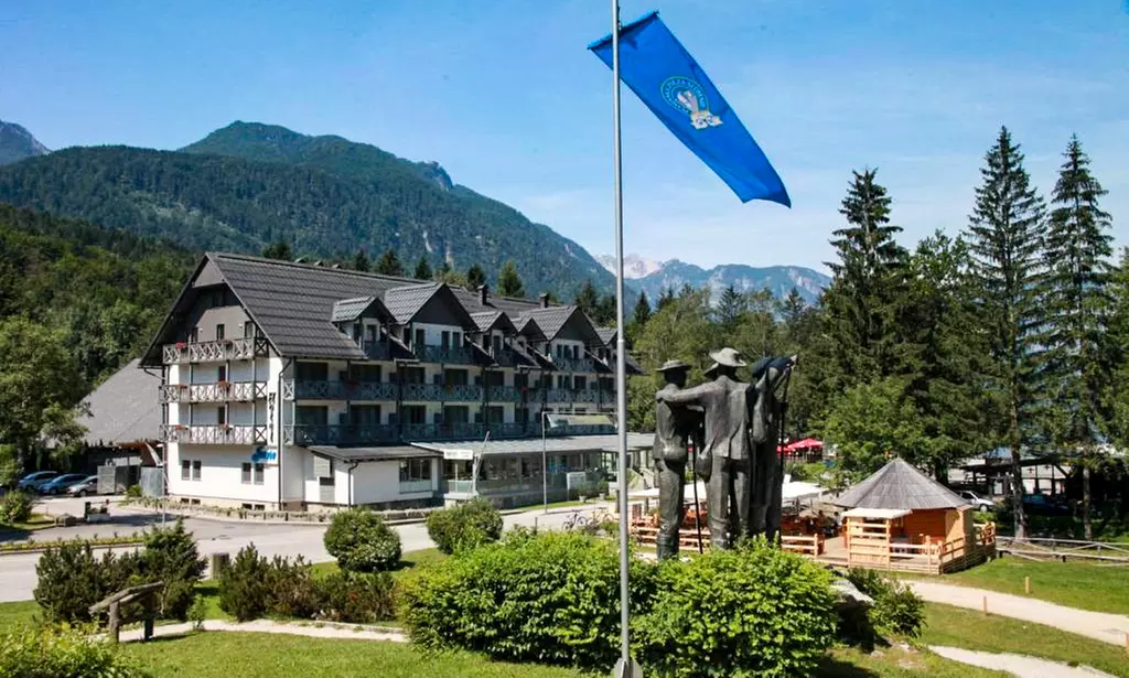 Slowenien: Doppelzimmer mit Frühstück oder Halbpension und Pool