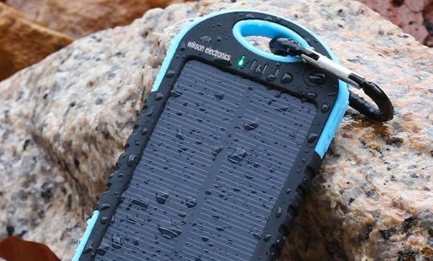 Image 9: Waterproof Solar Power Bank