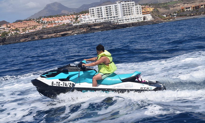 Image 3: Excursión de 1 o 2 horas en una moto de agua para 1 o 2 personas