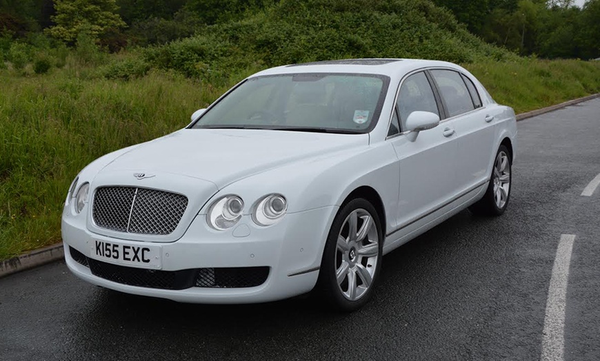 Image 2: One-Hour Limousine Hire