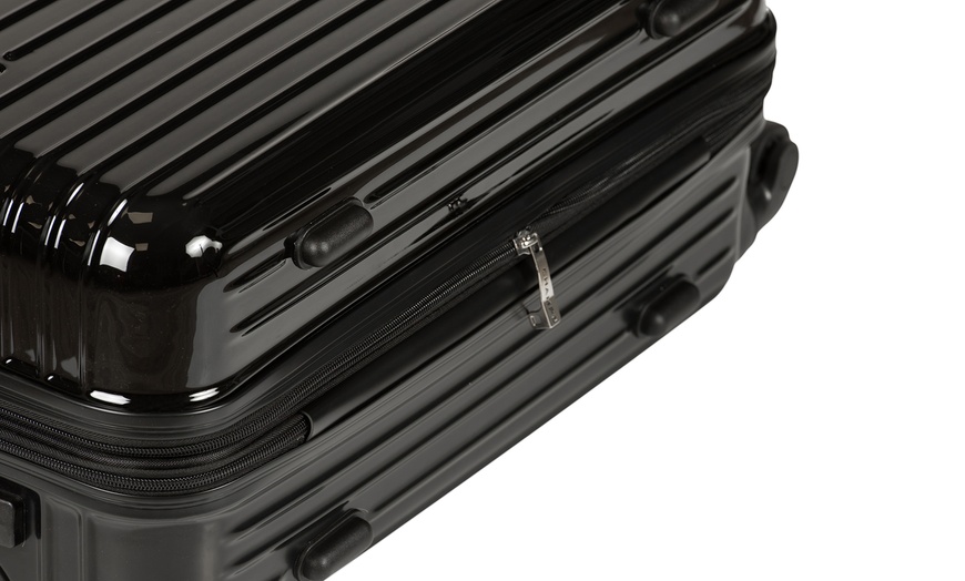 Image 48: 3 Polycarbonate Suitcases