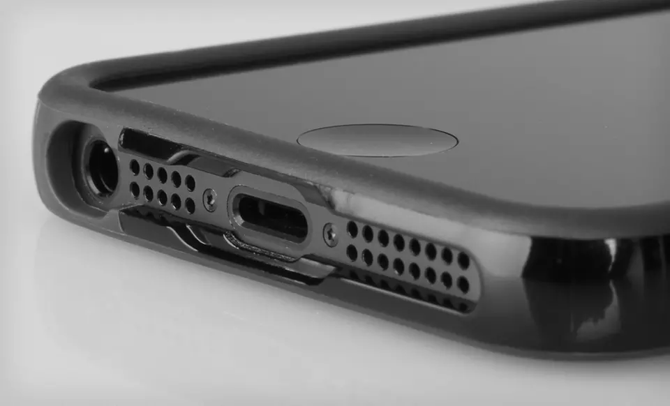 $15 for a Photive iPhone 5 Bundle with Bumper Cases and Screen Protectors ($84.85 List Price). Free Shipping & Returns. - Second Medium