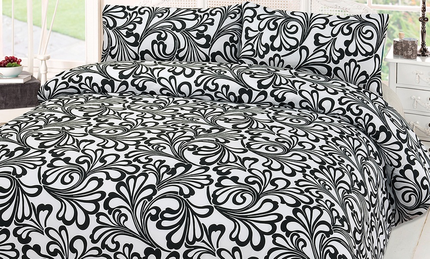 Image 1: Mayfair Duvet Set