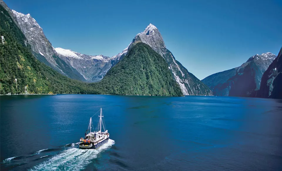 9-Night Vacation in New Zealand and Fiji with Airfare and Hotels from Pacific Holidays - Primary Image