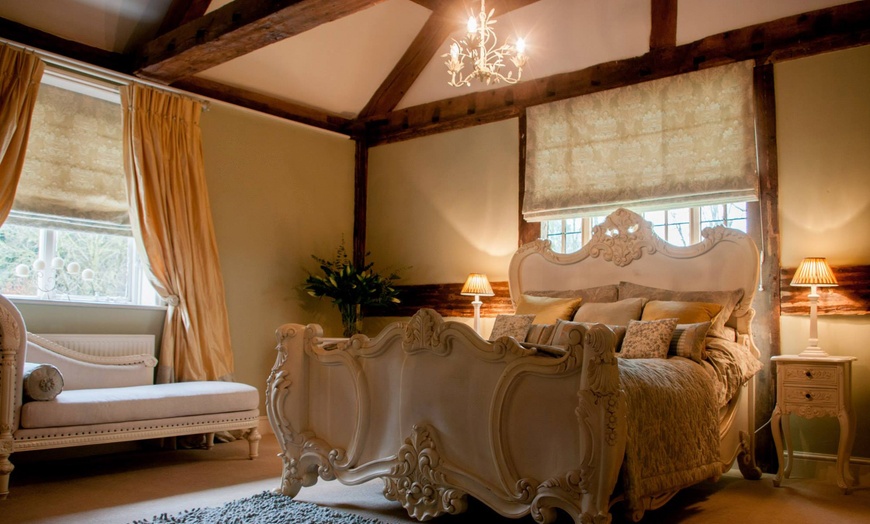 Image 3: PRICE DROP - Worcestershire: Overnight Stay with Morgan Car Hire