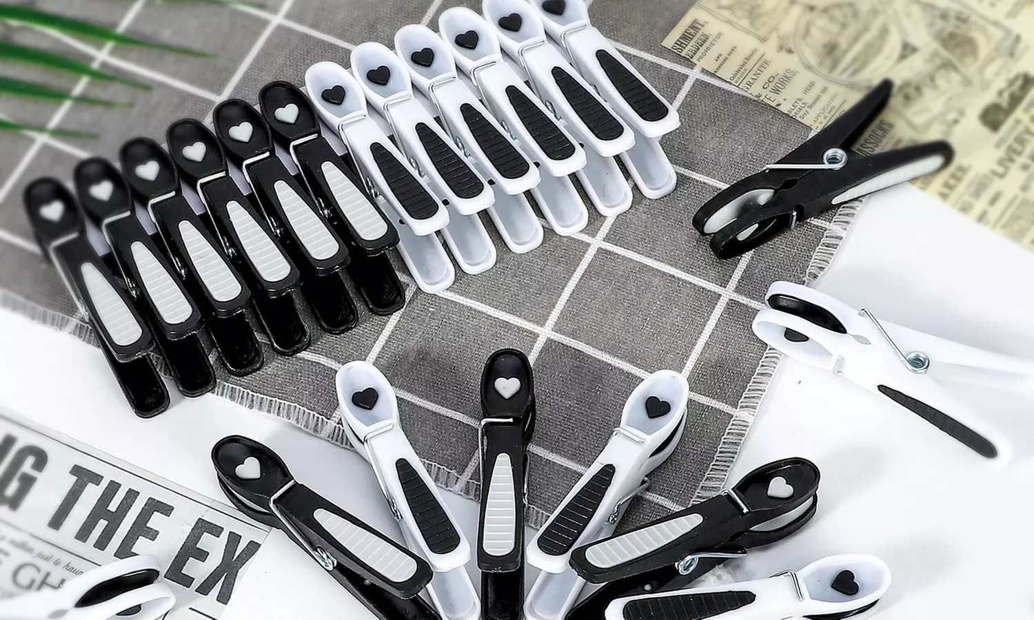 Up To 35% Off on 48 Pieces of Vinsani Plastic Clothes Pegs | Groupon Goods