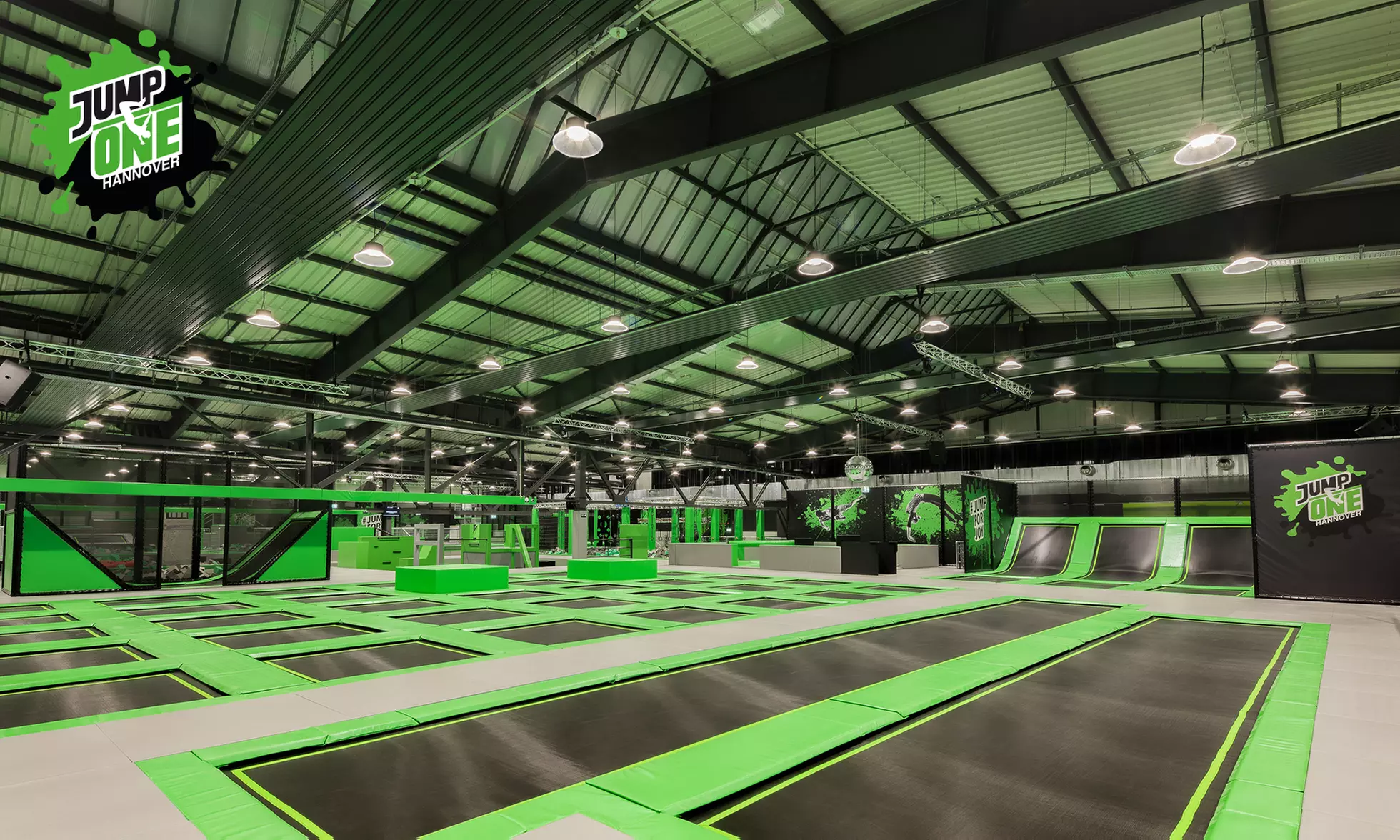 Trampolin-Spaß bei JUMP/ONE