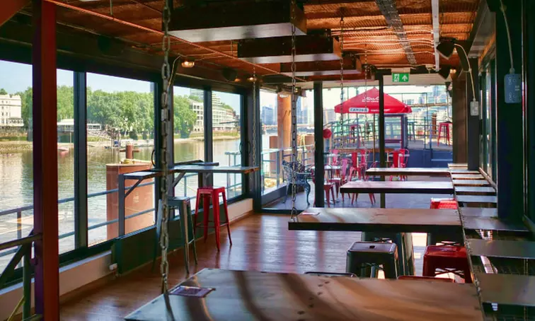 Boat Comedy Show (+FREE Pizza & Drink) Dark Stand-up