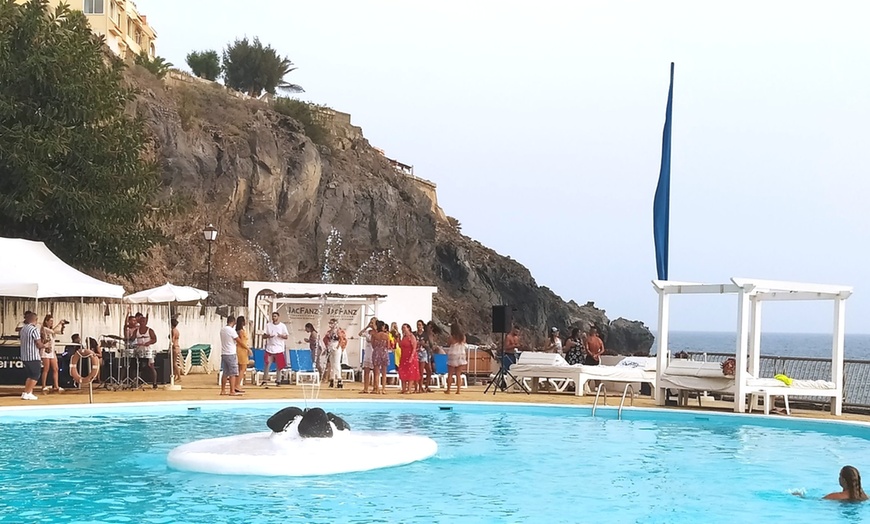 Image 8: Daypass para 2 personas con menú, hamacas, piscina y opción a cava