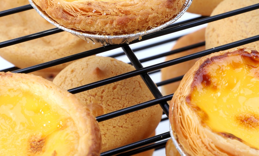 Image 6: Three-Tier Non-Stick Cake Cooling Tray