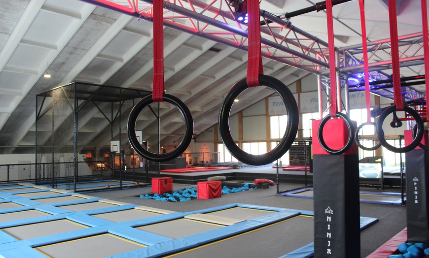 Image 3: 60 Minuten Trampolinspringen für 2 bis 6 Personen