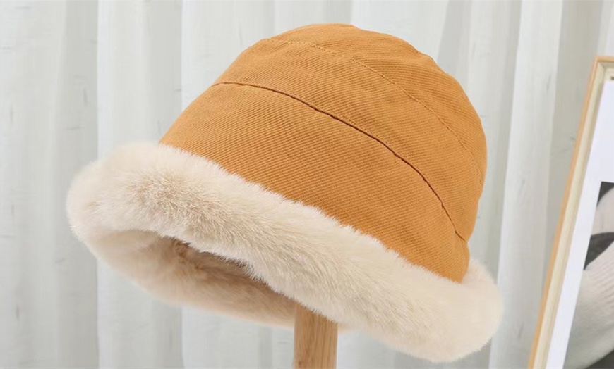 Image 7: Women's Winter Faux Fur Bucket Hat