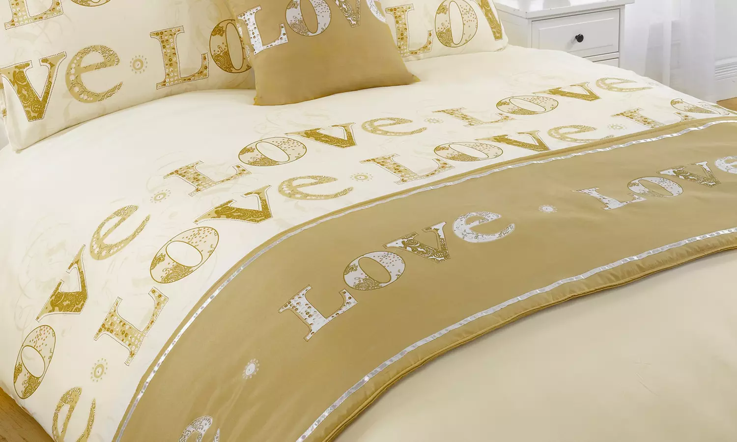 5-Piece Contemporary Duvet Set in Choice of Colour and Size from £14.99 (Up to 64% Off) - Image 4