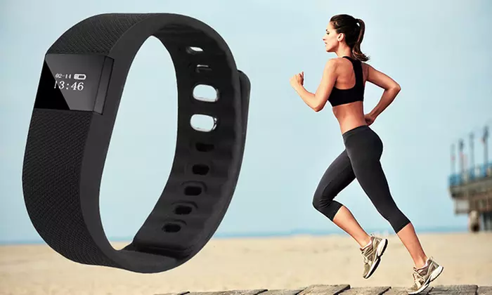 1x, 2x oder 4x Fitness Tracker in Schwarz inkl. Versand - Primary Image