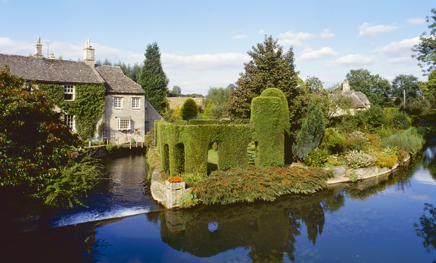 Image 1: Cotswolds Stay With Breakfast