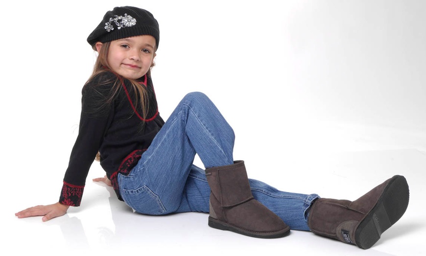 Image 9: Kids Classic Short UGG boots