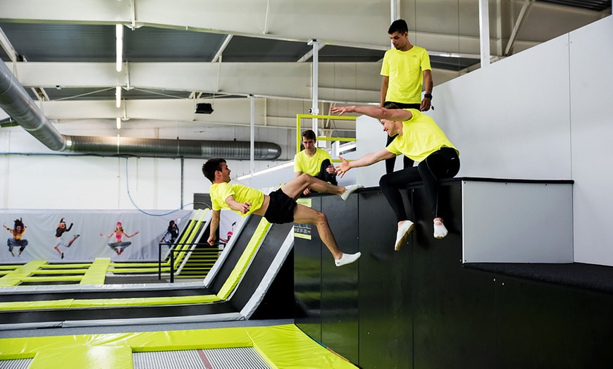 Image 16: Godzinna zabawa w parku trampolin w Parku Trampolin Jump Arena