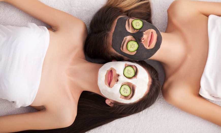 Image 2: Date Night Rejuvenation Facial Package at Miami Kiss