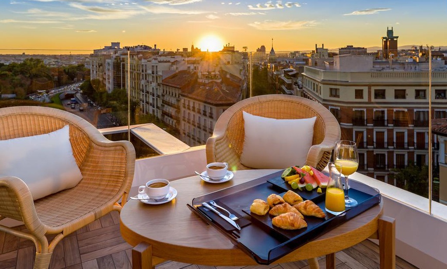 Image 8: Madrid: habitación doble o twin con desayuno para 2 personas