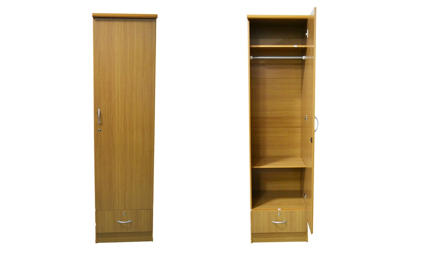 Image 3: Classic-Design Wardrobe