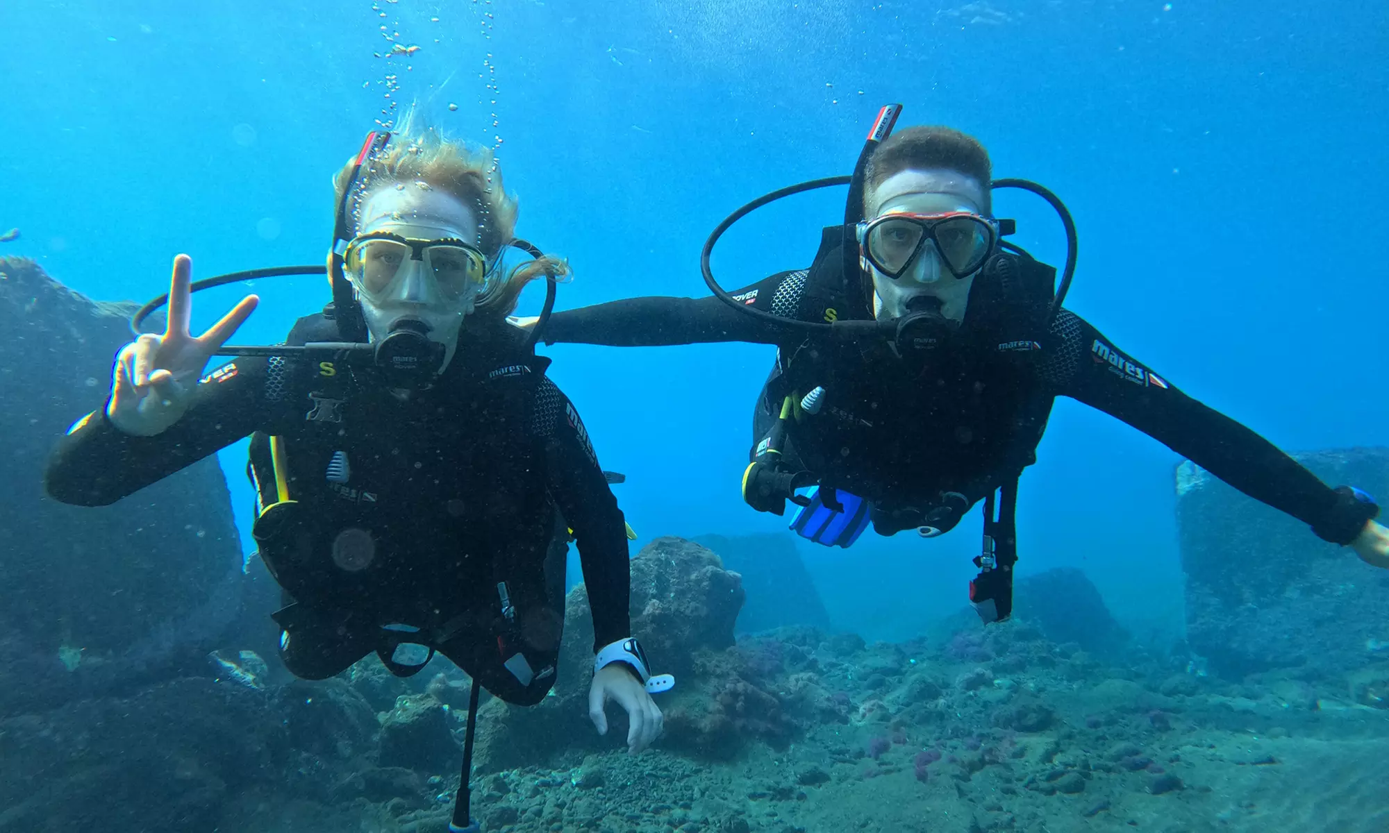 Exploraciones submarinas garantizadas con instructores expertos